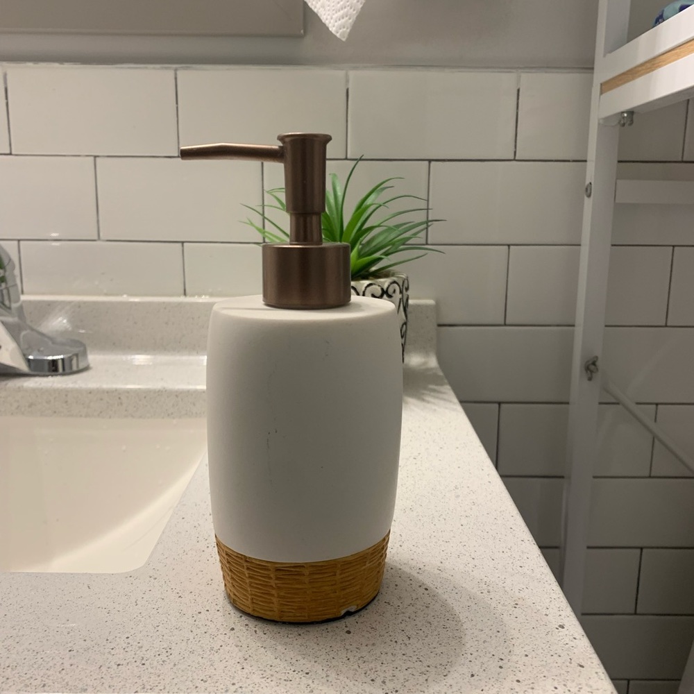 Soap/Lotion dispenser